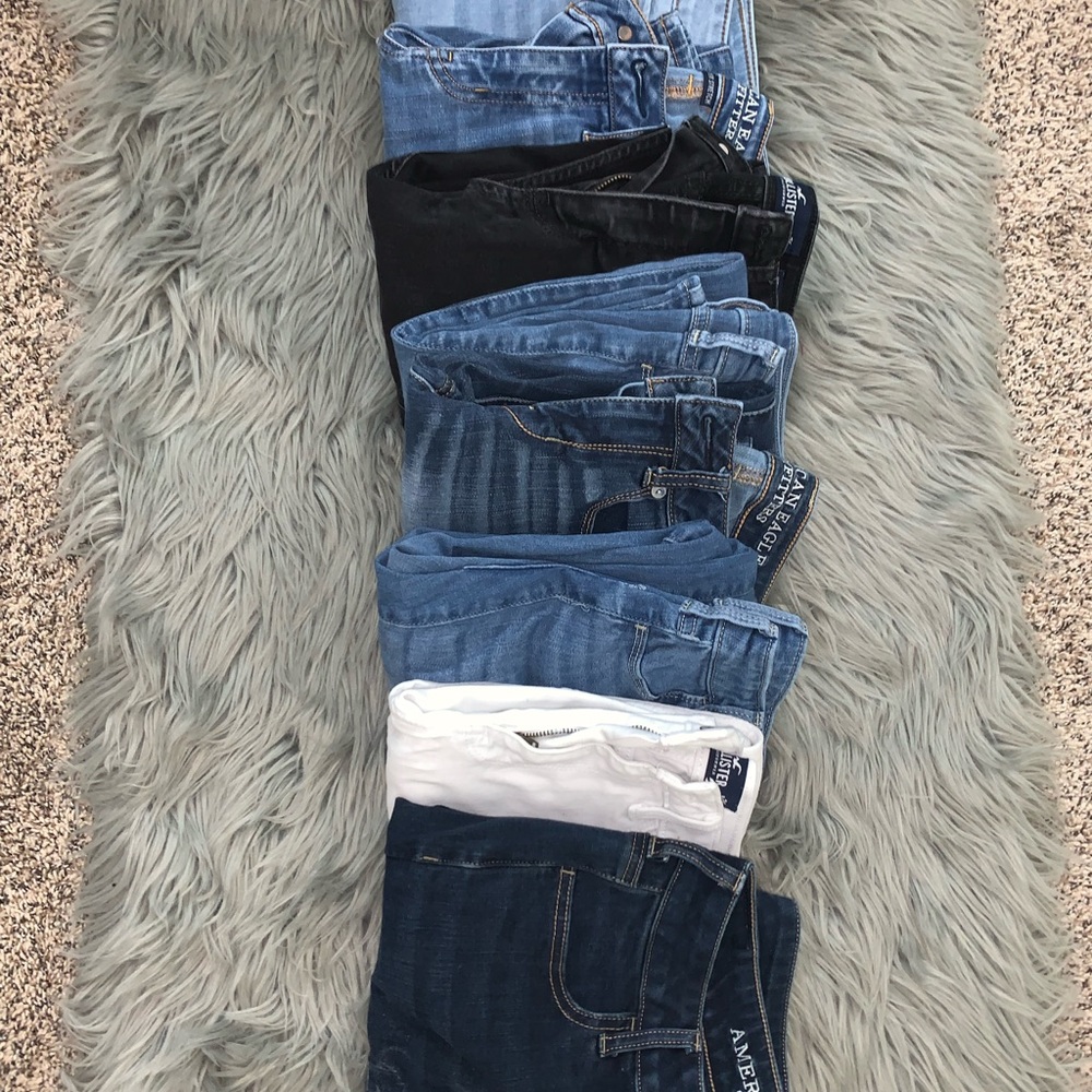American Eagle & Hollister jeans!BUY ALL 8 FOR$100